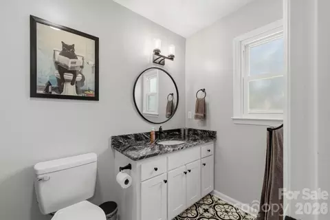 Bath - 1171 37th Avenue Ne Dr NE, Hickory, NC 28601 photo 4 of 4