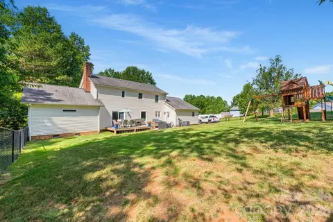 Exterior - 1171 37th Avenue Ne Dr NE, Hickory, NC 28601 photo 4 of 4