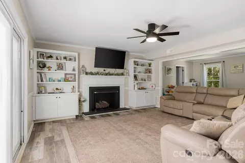 Living - 1171 37th Avenue Ne Dr NE, Hickory, NC 28601 photo 1 of 1