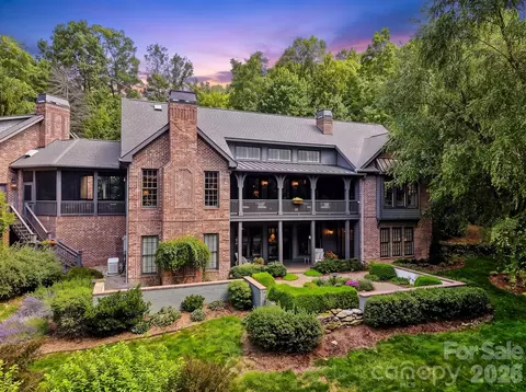 1333 Solomon Cir, Hendersonville, NC 28739