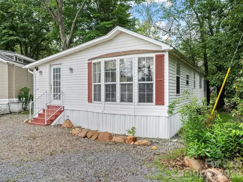43 Pike Pt, Waynesville, NC 28785