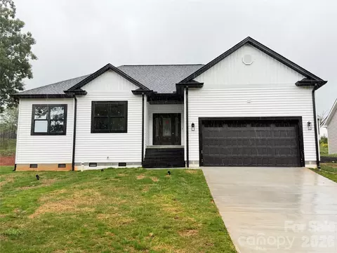 1204 Spring Time Sw Ct SW, Lenoir, NC 28645