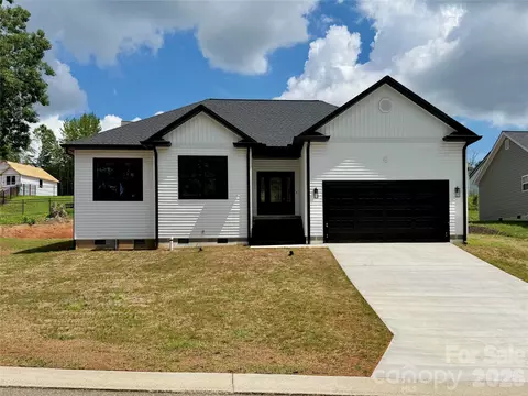 1204 Spring Time Sw Ct SW, Lenoir, NC 28645