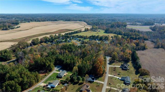 1120 Bearwick Ct, Woodleaf, NC 27054