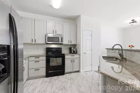 Kitchen - 700 Shellstone Pl, Fort Mill, SC 29708 photo 2 of 2
