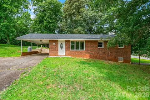 382 Wildwood Cir, Taylorsville, NC 28681