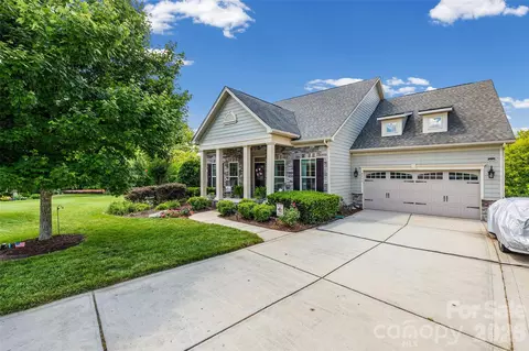 8477 Whitworth Ave, Harrisburg, NC 28075