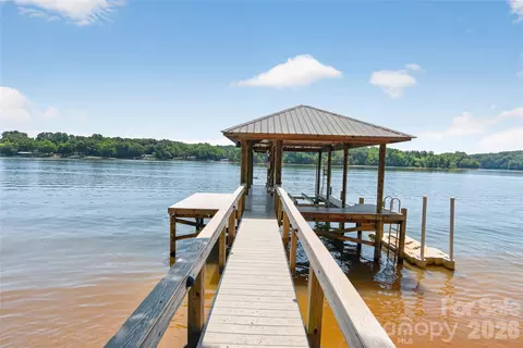 3225 Lake Pointe Dr, Belmont, NC 28012