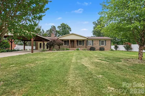 1138 Graham St, Claremont, NC 28610