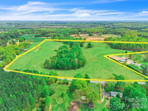 1376 Lowrance Rd, Catawba, NC 28609