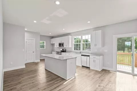 Entry Way - 1026 Heath Helms Rd, Monroe, NC 28110 photo 4 of 6