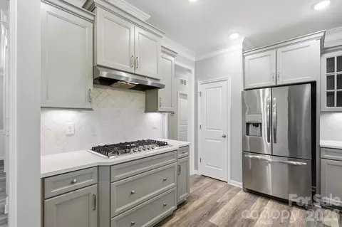 Kitchen - 5111 Devonshire Rd, Denver, NC 28037 photo 3 of 4