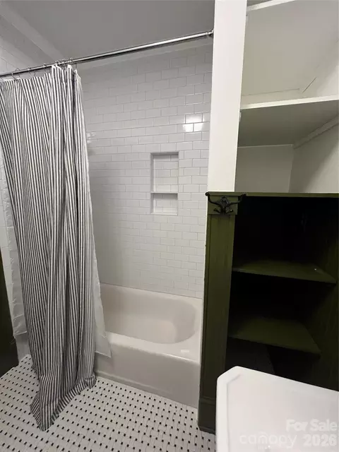 Bath - 1602 Griffith Rd, Monroe, NC 28112 photo 3 of 4