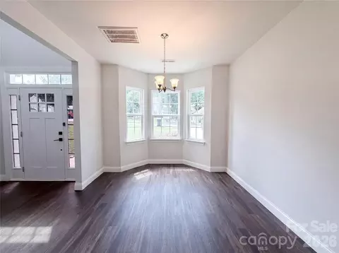 Living - 134 Windstone Dr, Troutman, NC 28166 photo 2 of 3
