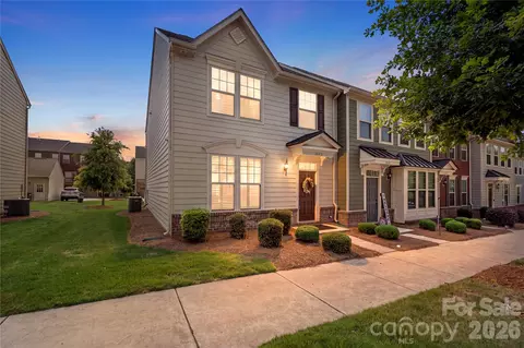 2023 Sage Park Dr, Charlotte, NC 28217