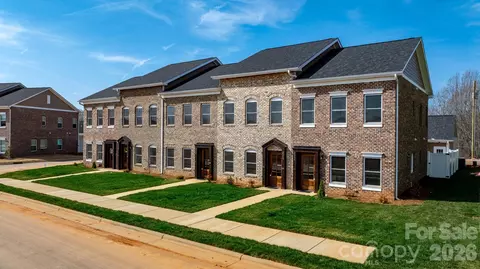 2115 24th Street Se Ln SE, Hickory, NC 28602