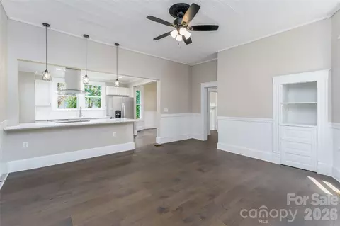Living - 302 Maurice St, Monroe, NC 28112 photo 4 of 6