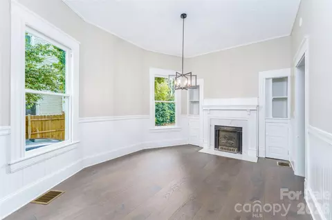 Living - 302 Maurice St, Monroe, NC 28112 photo 5 of 6