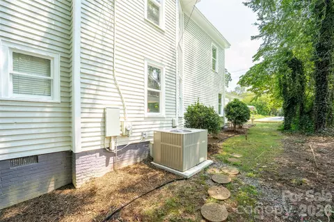 Exterior - 302 Maurice St, Monroe, NC 28112 photo 5 of 13