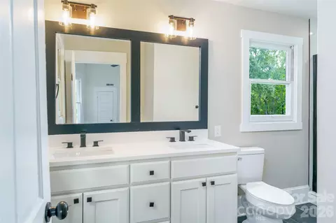 Bath - 302 Maurice St, Monroe, NC 28112 photo 3 of 4