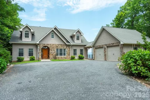 301 Oak Winds Dr, Old Fort, NC 28762