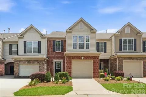 2433 Diplomat Ln, Charlotte, NC 28210