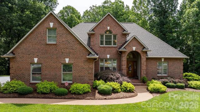 106 Oakland Ne 9 10 Ct NE #9 & 10, Valdese, NC 28690