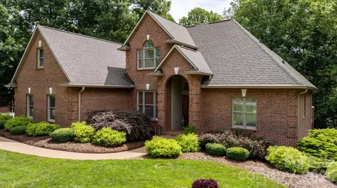 106 Oakland Ne 9 10 Ct NE #9 & 10, Valdese, NC 28690