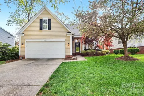 6139 Garamond Ct, Charlotte, NC 28270