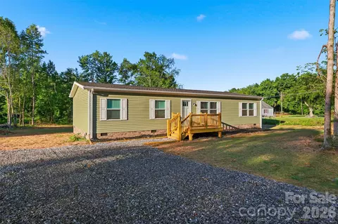 4433 Old Us 421 W Hwy W, Yadkinville, NC 27055