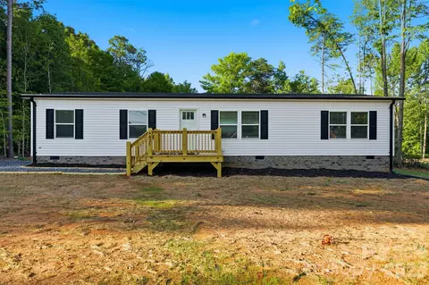 4425 Old Us 421 W Hwy W, Yadkinville, NC 27055