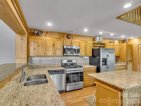 Kitchen - 12 Signal Rdg, Sylva, NC 28779 photo 2 of 3