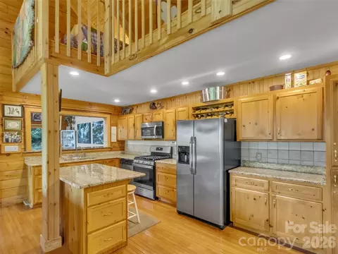 Kitchen - 12 Signal Rdg, Sylva, NC 28779 photo 1 of 3