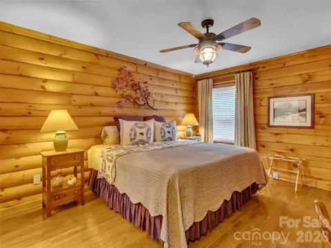 Bedroom - 12 Signal Rdg, Sylva, NC 28779 photo 2 of 8