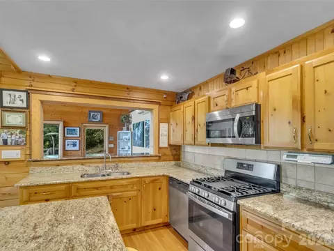 Kitchen - 12 Signal Rdg, Sylva, NC 28779 photo 3 of 3