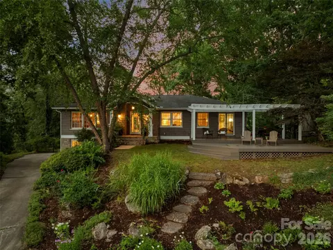 528 N Griffing Blvd, Asheville, NC 28804