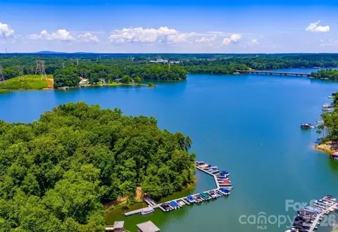 2125 Mt Isle Harbor Dr, Charlotte, NC 28214