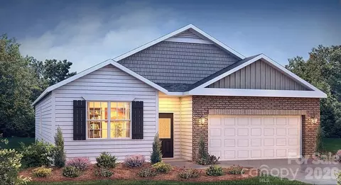 632 Country Oak Dr, Asheville, NC 28804