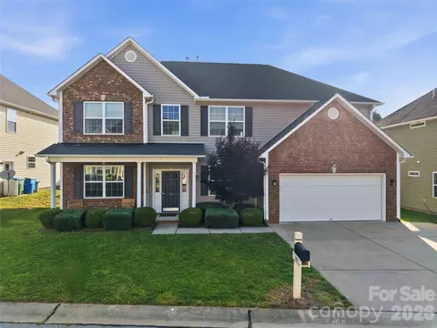 197 Roanoke Rd, Fletcher, NC 28732