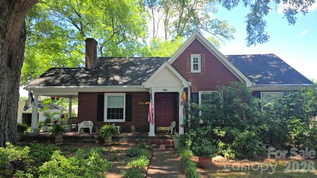 806 S Main Ave, Newton, NC 28658