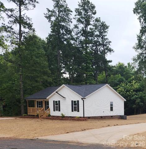 8 Wray St, York, SC 29745