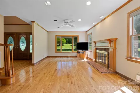 Living - 3010 Eaker Dr, Cherryville, NC 28021 photo 4 of 4