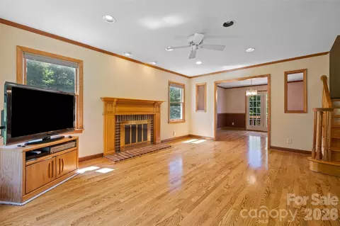 Living - 3010 Eaker Dr, Cherryville, NC 28021 photo 3 of 4