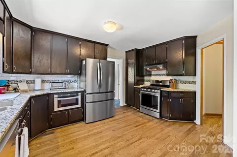Kitchen - 3010 Eaker Dr, Cherryville, NC 28021 photo 4 of 5