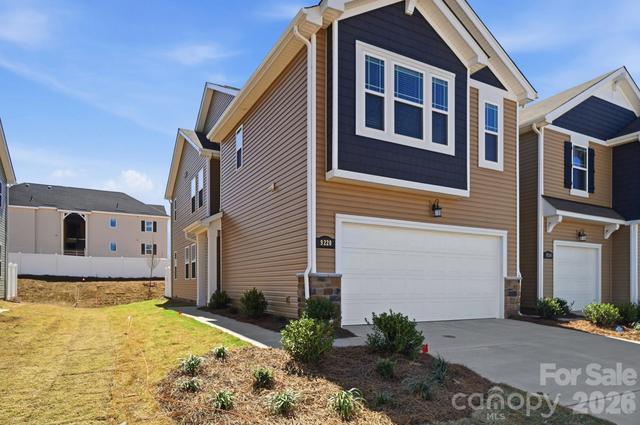 5402 Wyes Oak Ln, Charlotte, NC 28269