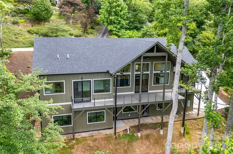 93 Village Pointe Ln, Asheville, NC 28803