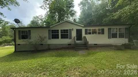 294 E Lester Ln, Hendersonville, NC 28739