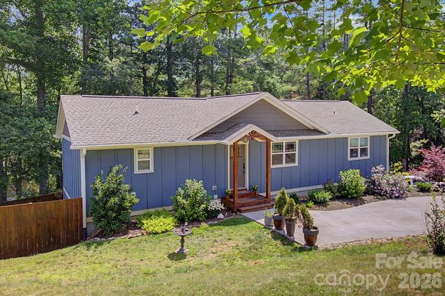 34 Aster Ridge Dr, Waynesville, NC 28786