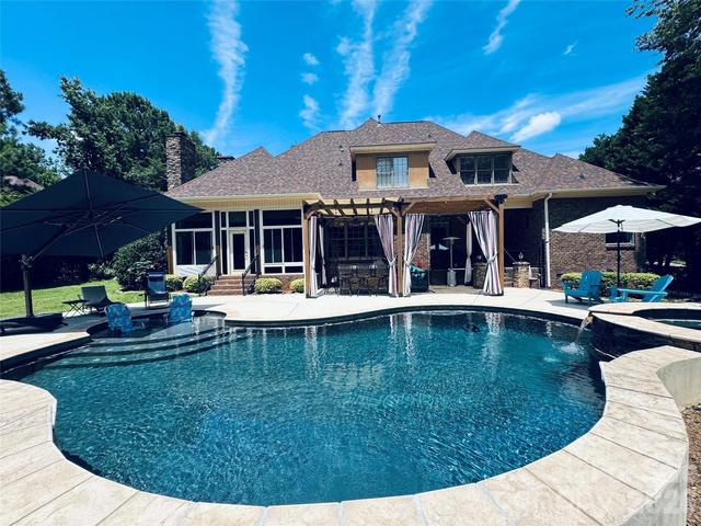 215 Blue River Rd, Clover, SC 29710