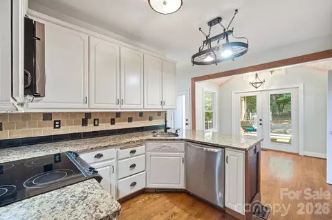 Kitchen - 7050 Mariners Ct, Fort Mill, SC 29708 photo 2 of 3